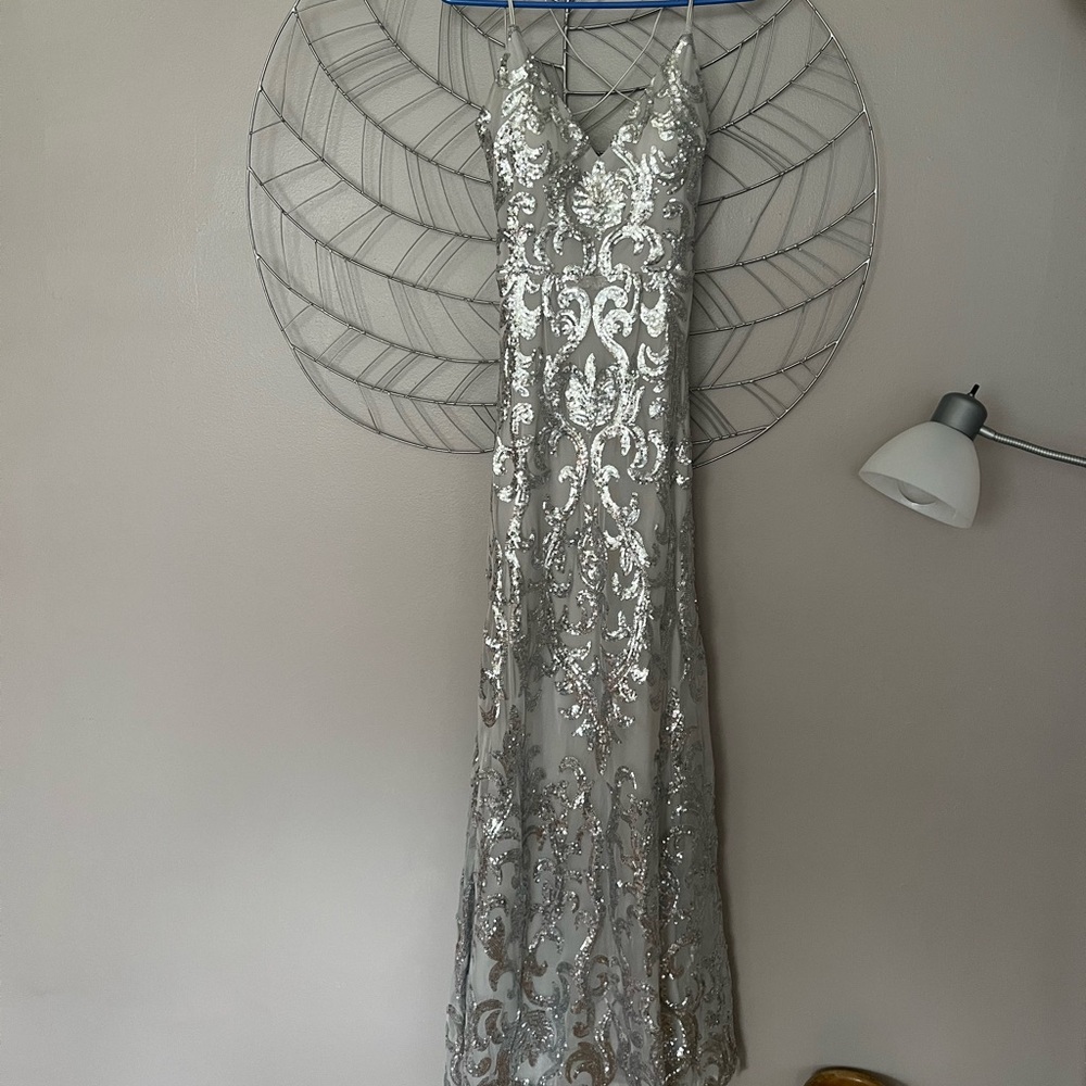 Windsor Silver Sequin Prom Dress with Open Back (Size Small)